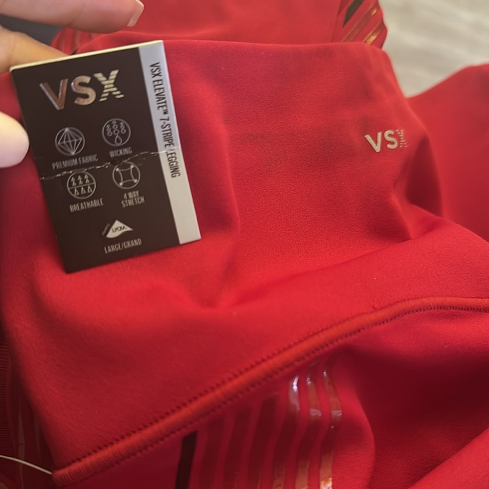 VSX Elevate™ Refined Contours Legging in Red Lacquer size Large. NWT - Picture 4 of 5